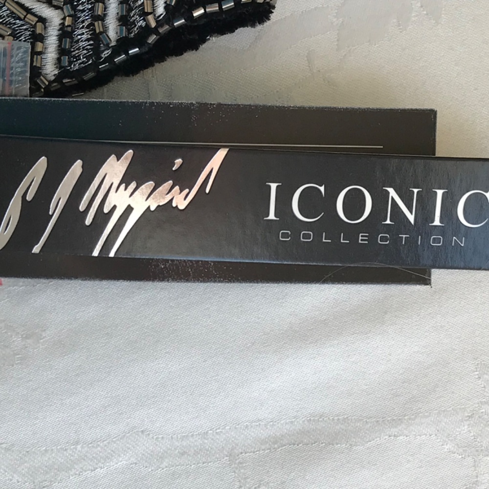 NWT Peter Nygard Iconic Collection Handcrafted Black & Silver Missy’s Jacket - Picture 14 of 16